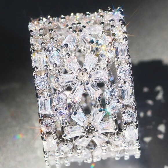 NEW 925 STERLING SILVER DIAMOND CUSHION RING - Picture 4 of 6